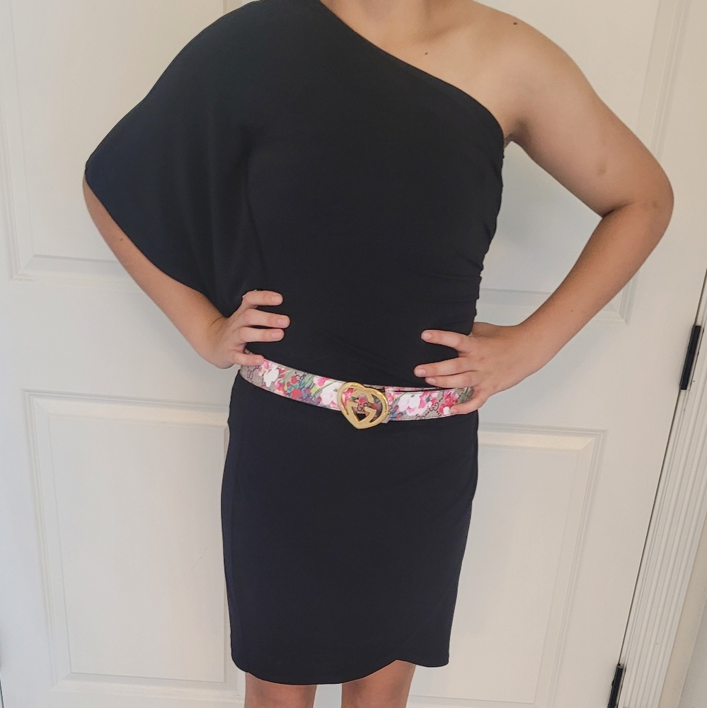 One shoulder dress - Picture 3 of 7